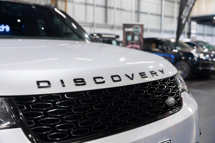 2017 Land Rover Discovery TD6 HSE Series 5 MY18 4X4 Dual Range Silicon Silver