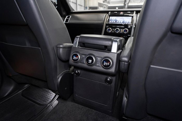 2017 Land Rover Discovery TD6 HSE Series 5 MY18 4X4 Dual Range Silicon Silver