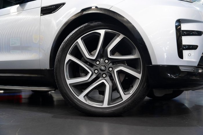 2017 Land Rover Discovery TD6 HSE Series 5 MY18 4X4 Dual Range Silicon Silver