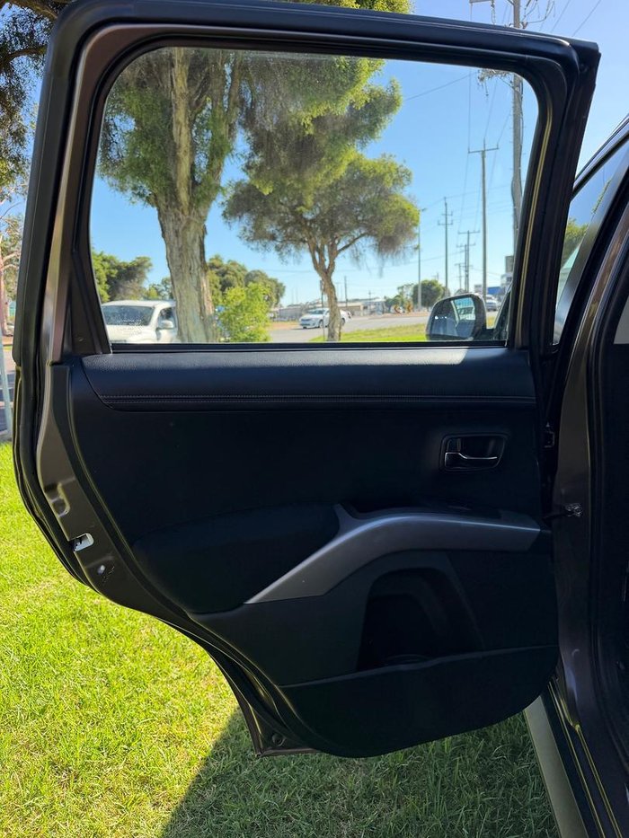 2012 Mitsubishi Outlander VR