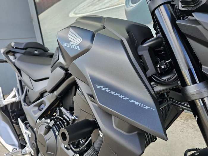 2025 Honda CB750 (HORNET) Black