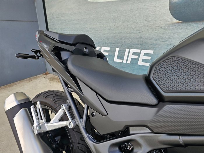 2025 Honda CB750 (HORNET) Black