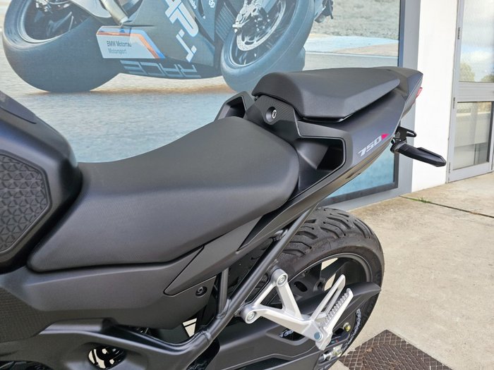 2025 Honda CB750 (HORNET) Black