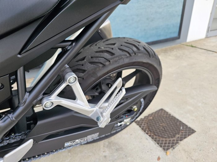 2025 Honda CB750 (HORNET) Black