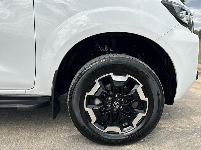 2024 Nissan Navara ST-X