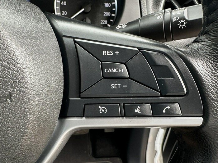 2024 Nissan Navara ST-X