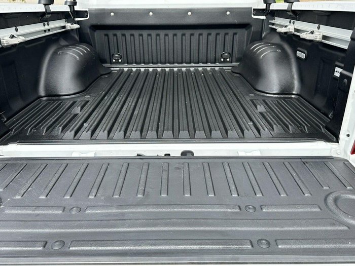 2024 Nissan Navara ST-X