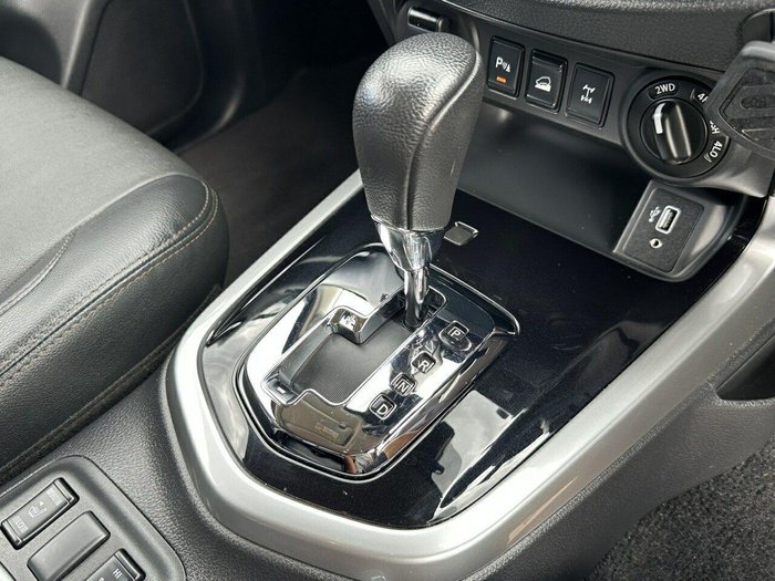 2024 Nissan Navara ST-X