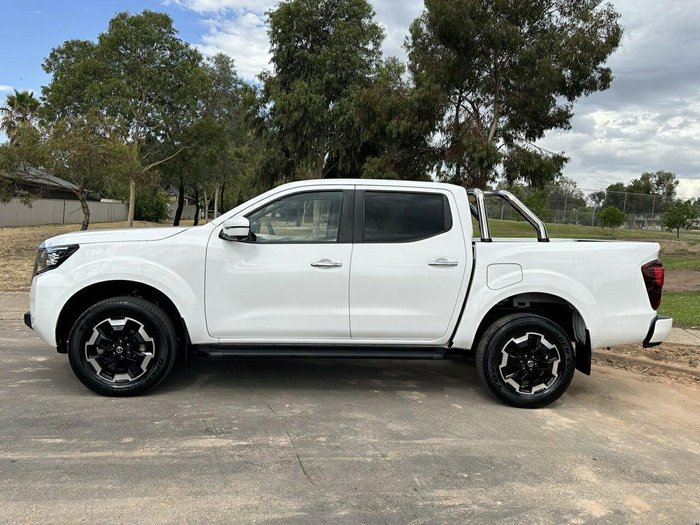 2024 Nissan Navara ST-X