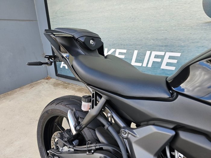 2024 Yamaha YZF-R7LA Black