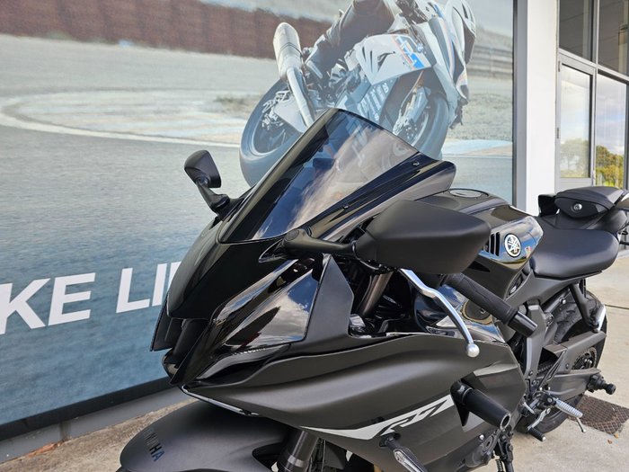 2024 Yamaha YZF-R7LA Black