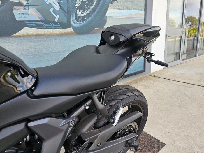 2024 Yamaha YZF-R7LA Black