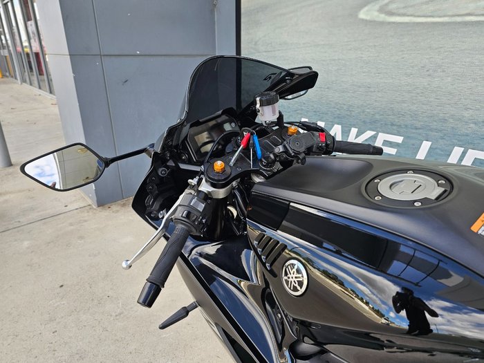 2024 Yamaha YZF-R7LA Black