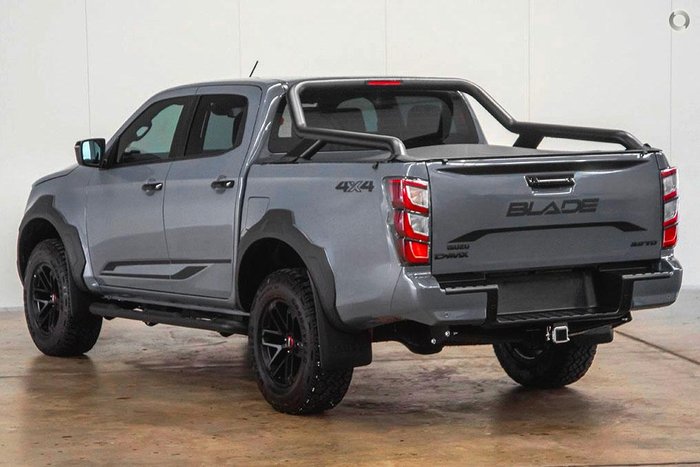 2025 Isuzu D-MAX BLADE