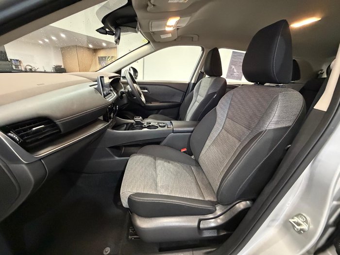 2024 Nissan X-TRAIL ST