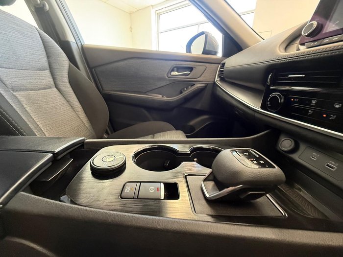 2024 Nissan X-TRAIL ST