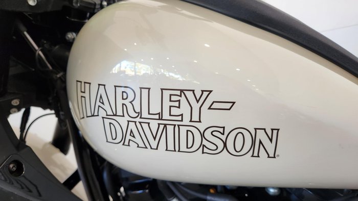 2023 Harley-Davidson Low Rider ST 117 (FXLRST) Softail Beige