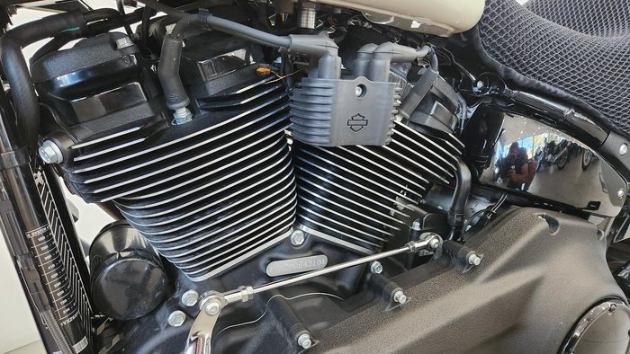 2023 Harley-Davidson Low Rider ST 117 (FXLRST) Softail Beige