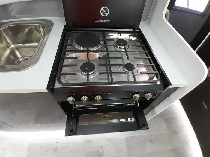 2025 Windsor Genesis 196Md Wild 19'6