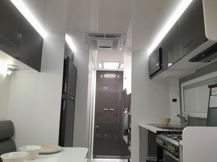 2025 Windsor Genesis 196Md Wild 19'6