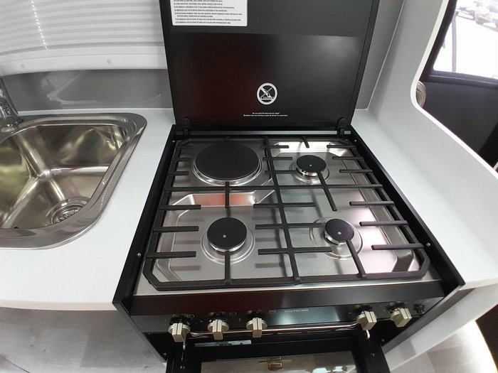 2025 Windsor Genesis 196Md Wild 19'6