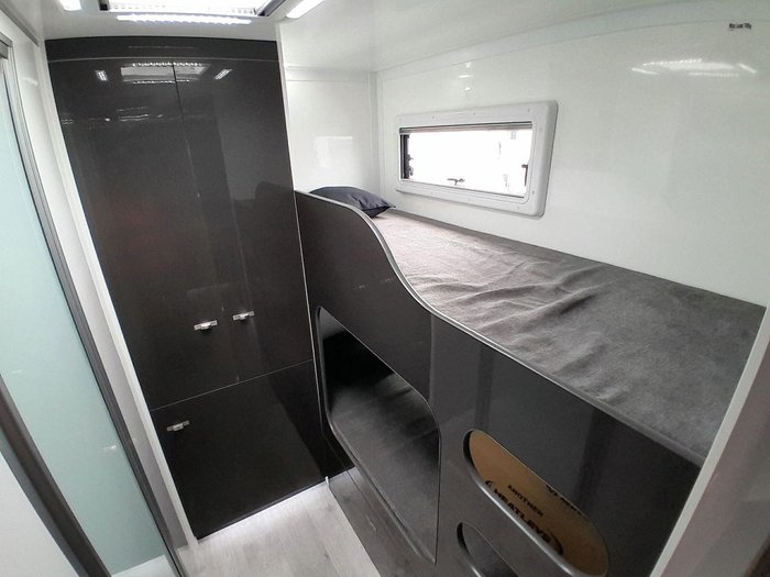 2025 Windsor Genesis 196Md Wild 19'6