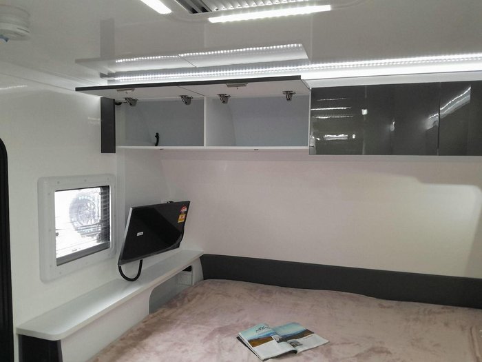 2025 Windsor Genesis 196Md Wild 19'6