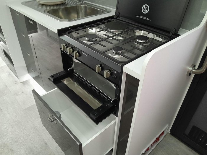 2025 Windsor Genesis 196Md Wild 19'6