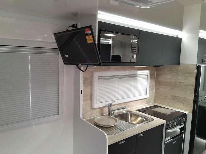 2025 Windsor Genesis 176Rd 17'