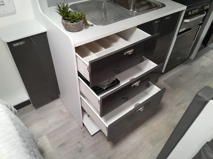 2025 Windsor Genesis 220Md 22' 2 Bunk