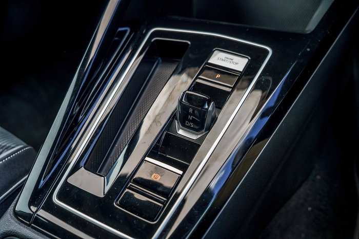 2023 Volkswagen Golf 110TSI R-Line