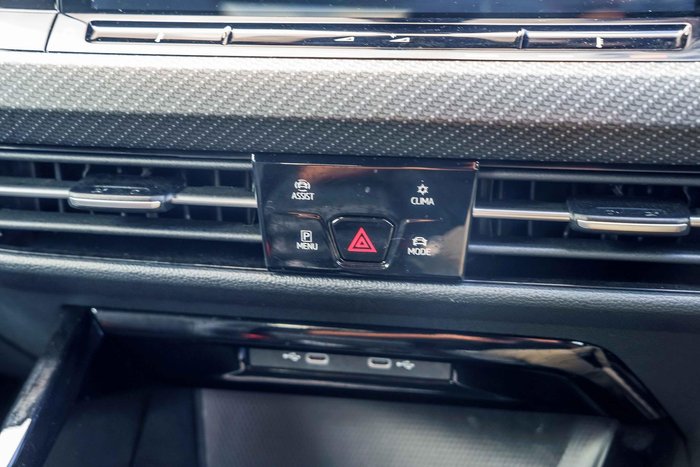 2023 Volkswagen Golf 110TSI R-Line