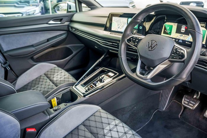 2023 Volkswagen Golf 110TSI R-Line