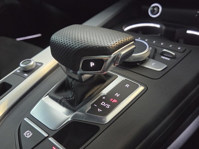 2020 Audi A4 45 TFSI S line