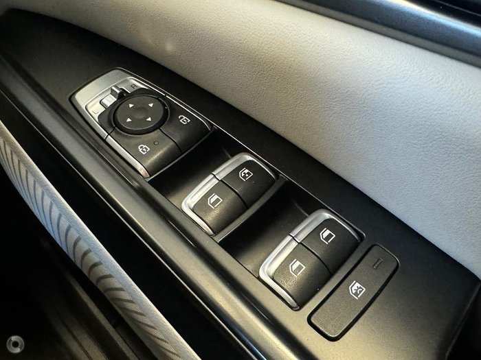 2023 Kia Carnival S