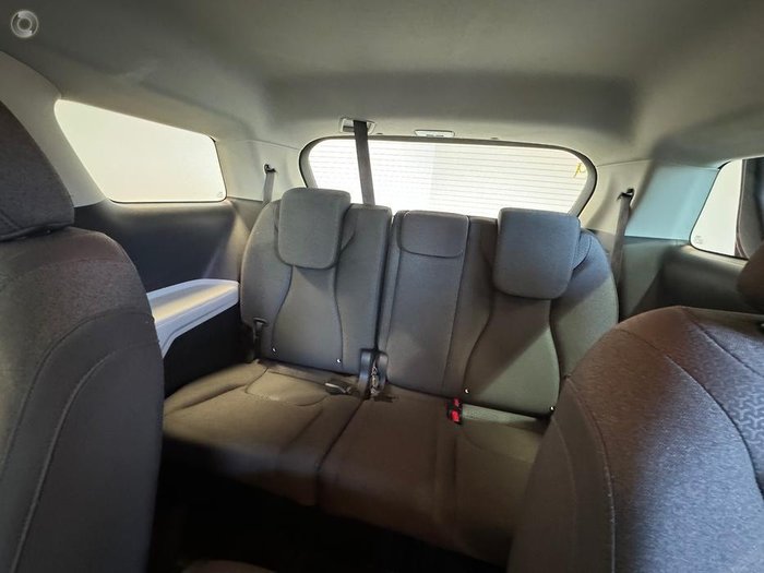 2023 Kia Carnival S
