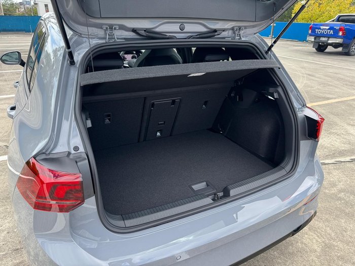 2025 Volkswagen Golf 110TSI R-Line