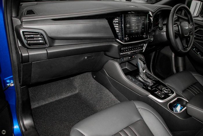 2025 Isuzu MU-X LS-T