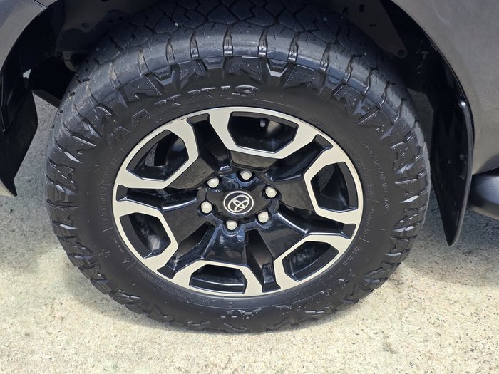 2020 Toyota Hilux SR5