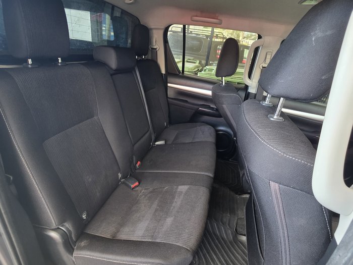 2020 Toyota Hilux SR5