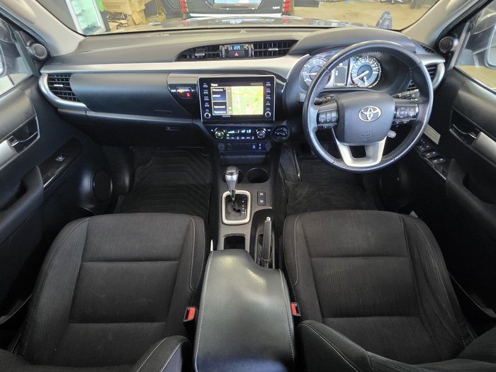 2020 Toyota Hilux SR5