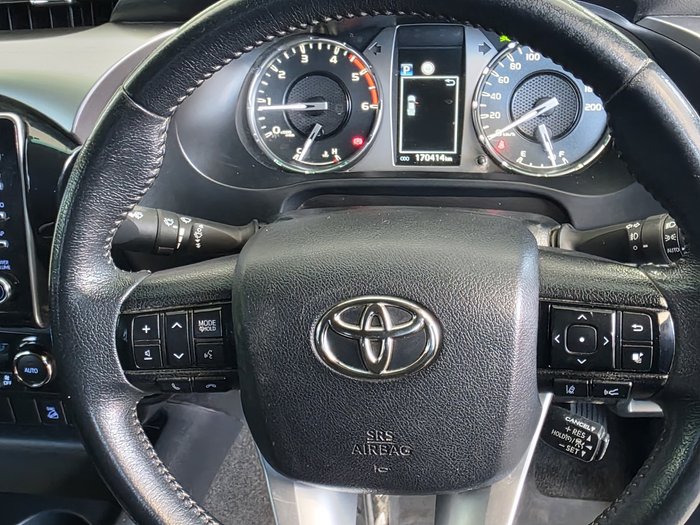 2020 Toyota Hilux SR5