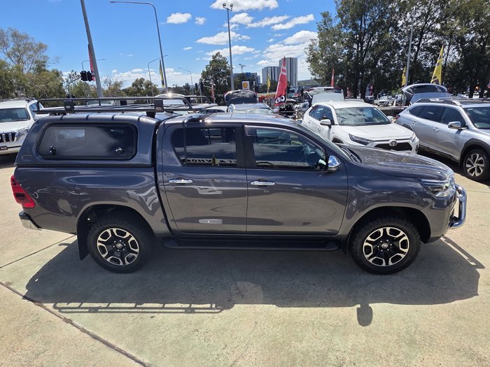 2020 Toyota Hilux SR5