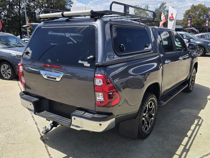 2020 Toyota Hilux SR5