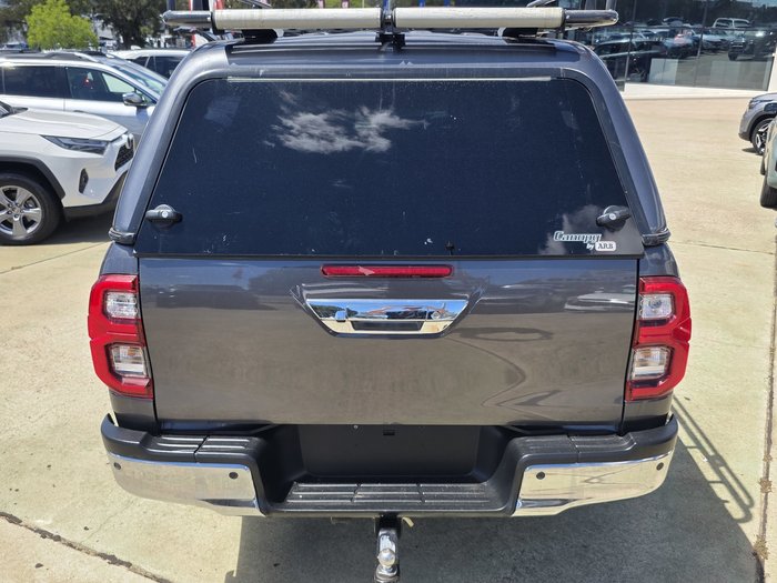 2020 Toyota Hilux SR5