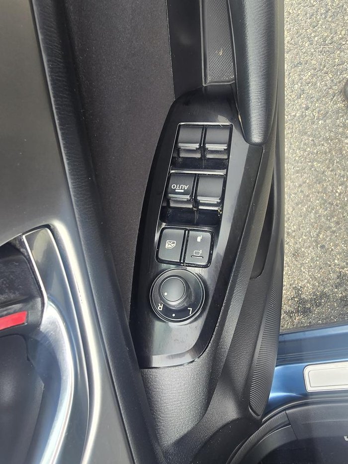 2018 Mazda 3 Neo Sport