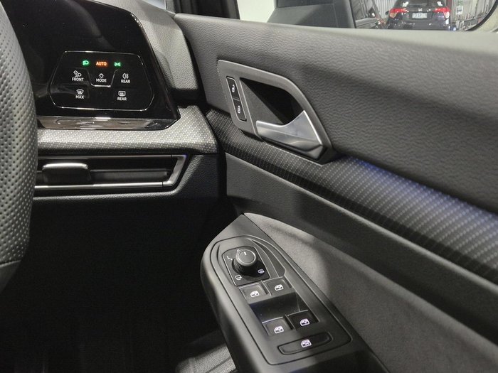 2023 Volkswagen Golf 110TSI R-Line