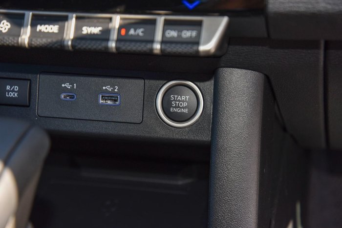 2025 Mitsubishi Triton GLS