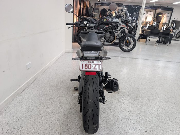 2022 HUSQVARNA SVARTPILEN 401 Black