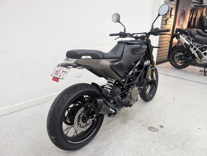 2022 HUSQVARNA SVARTPILEN 401 Black